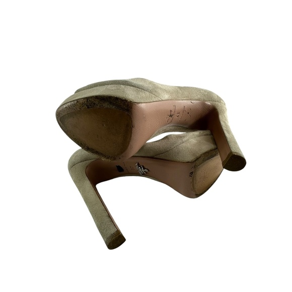 Genuine PRADA Women Cream Suede Peep Toe Pumps Size 37 7 US - Picture 9 of 11